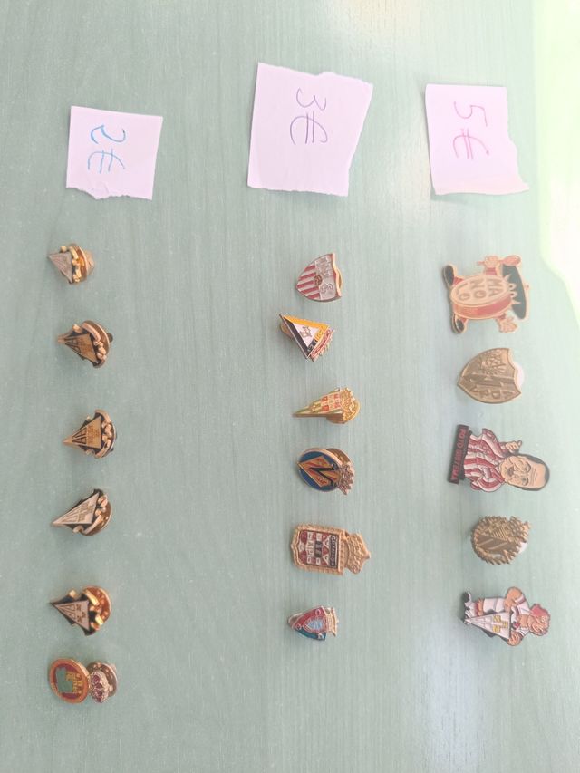 Pins equipos de fútbol 2,3 y 5€
