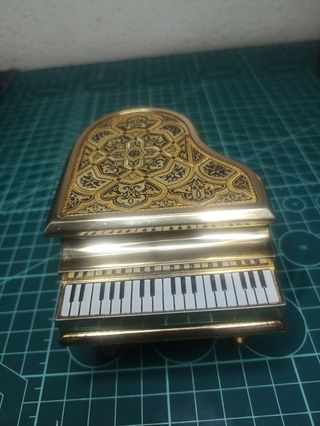 CAJA-JOYERO PIANO DAMASQUINADO TOLEDANO 