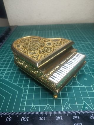 CAJA-JOYERO PIANO DAMASQUINADO TOLEDANO 