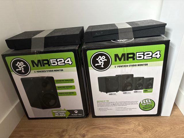 Mackie MR524 x 2 + K3TPC0300