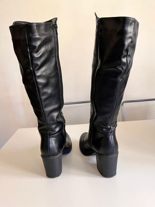 Botas altas negras