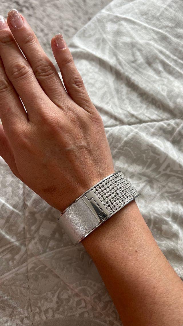 Brazalete Swarovski plateado nuevo