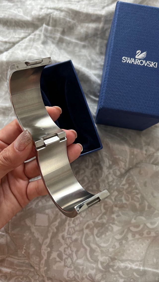 Brazalete Swarovski plateado nuevo
