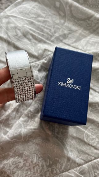 Brazalete Swarovski plateado nuevo