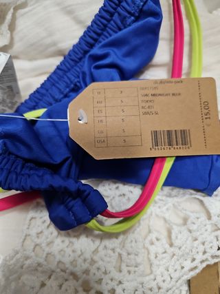 Bikini Calzedonia con etiqueta