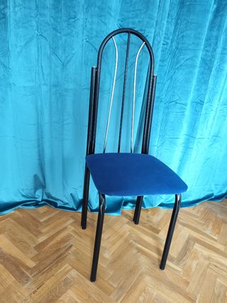 Preciosa silla de asiento aterciopelado