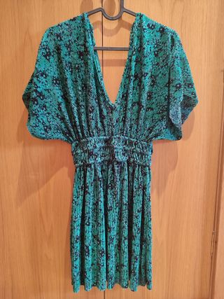 Vestido verde pull and bear talla XS
