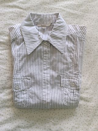 Blusa blanca con rayas Stradivarius S