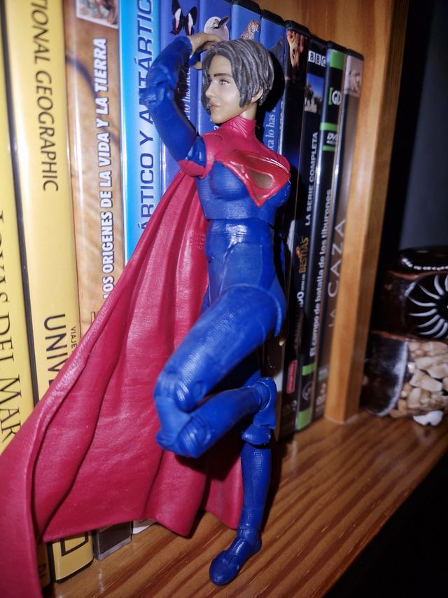 SUPERGIRL MCFARLANE TOYS