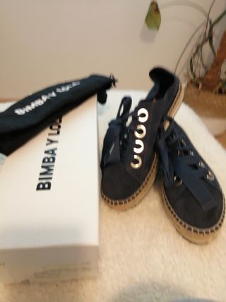 Zapatos /zapatillas Bimba y Lola