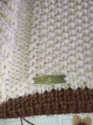 Borsa a maglia marrone e panna fatta a mano