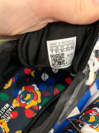 Zapatillas adidas estampadas. Nuevas.