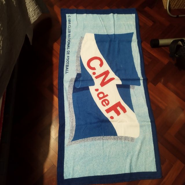 Bandera CF deN Nacional y tuya de Nacional .