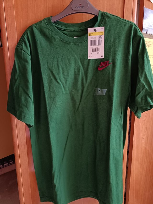 Camiseta Nike verde manga corta 