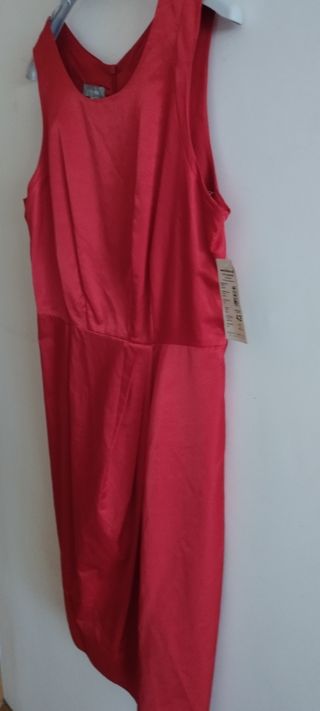 Vestido y chaqueta rojo
