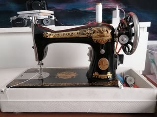 Máquina coser Antigua