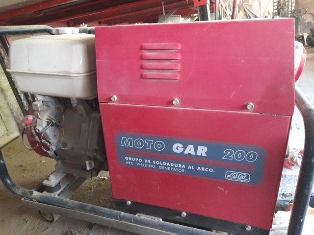 Grupo soldadura y generador Moto Gar 200