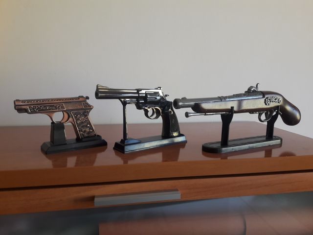 Colección revólvers, pistola mecheros