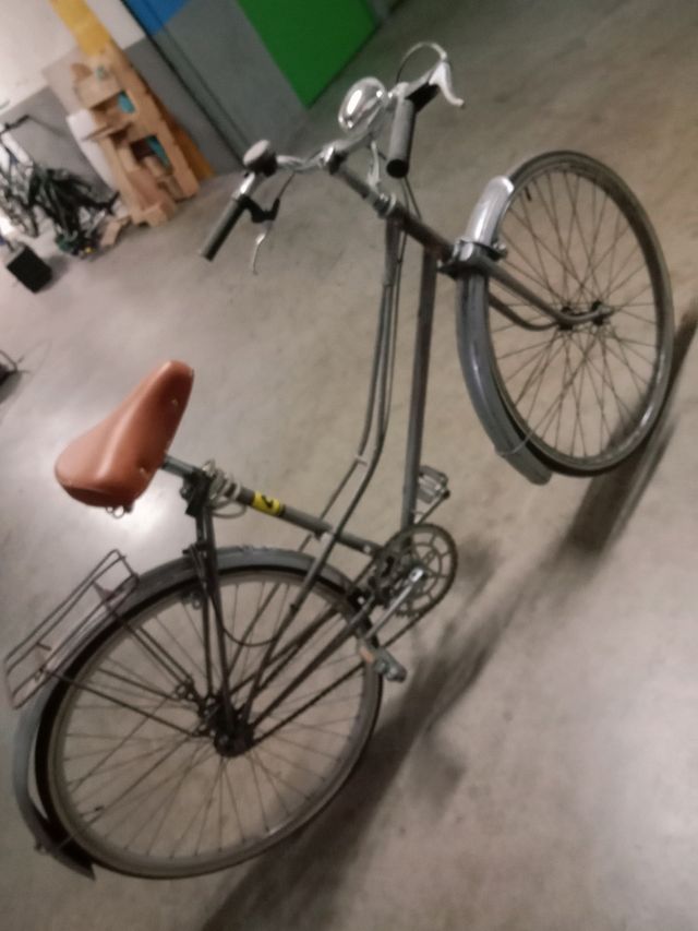 Gac antigua bicicleta