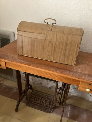 Maquina coser antigua refrey