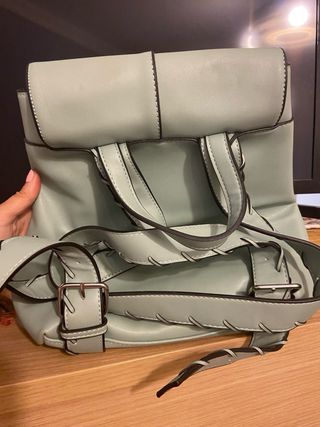 Mochila verde agua de zara