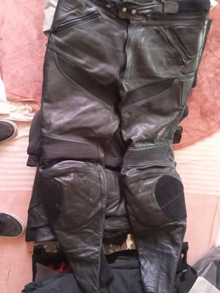 dos abrigos cortos de zorros talla como L 