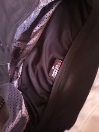 dos abrigos cortos de zorros talla como L 