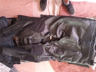 dos abrigos cortos de zorros talla como L 