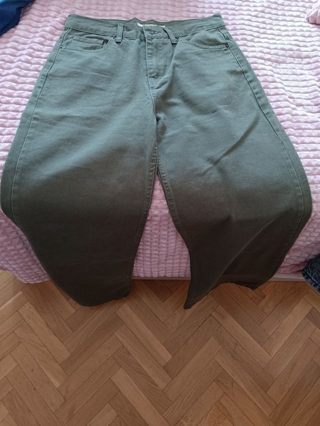 Pantalón pata ancha