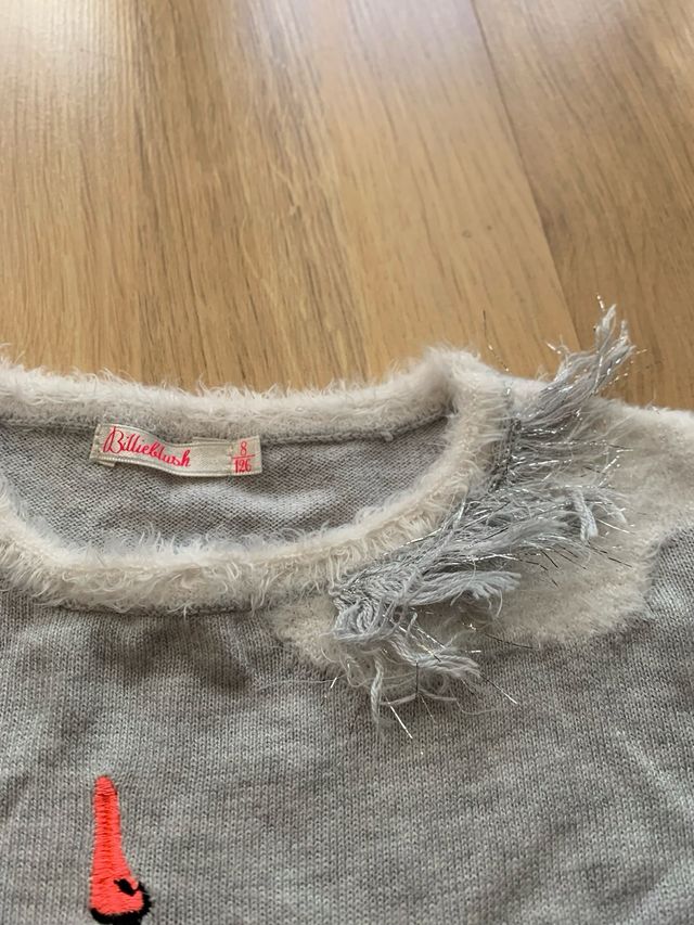 Vestido gris claro con cisnes