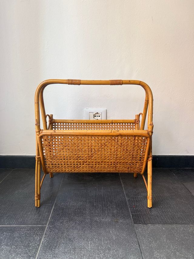 Portagiornali in vimini e paglia di Vienna