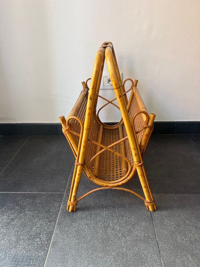 Portagiornali in vimini e paglia di Vienna