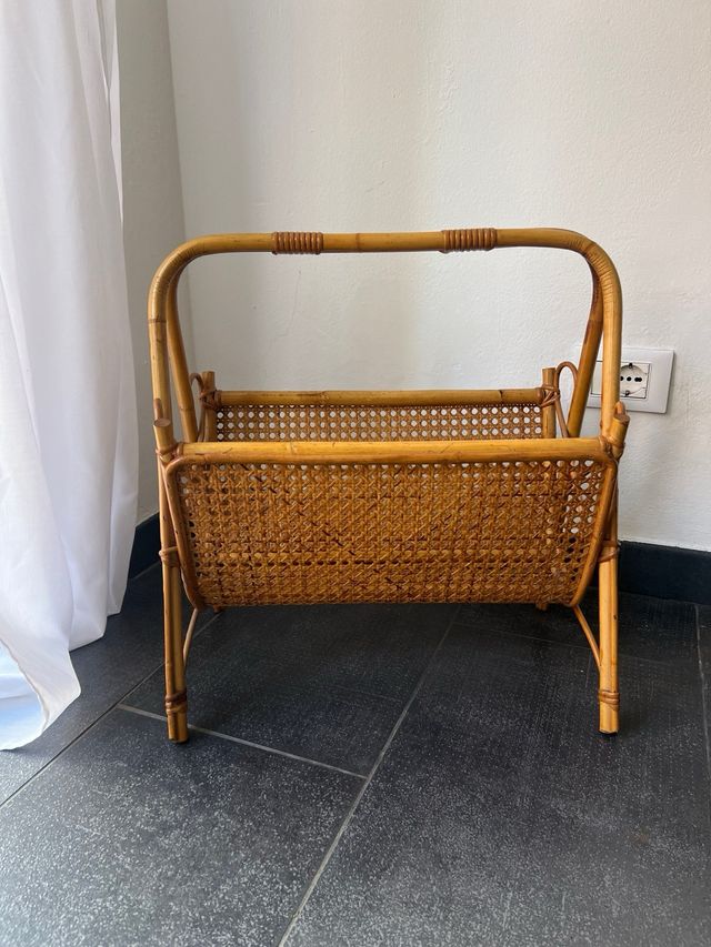 Portagiornali in vimini e paglia di Vienna