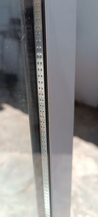 Ventana aluminio  con mosquitera