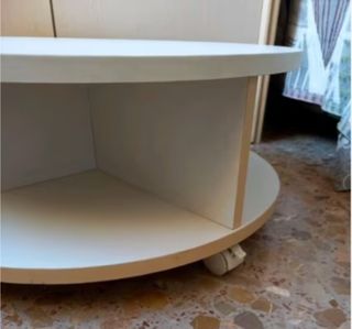 Mesa auxiliar con ruedas