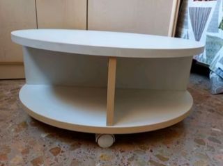 Mesa auxiliar con ruedas