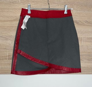 Falda de cuero Stradivarius