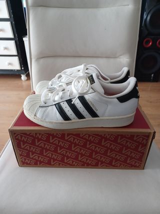 Zapatillas. adidas # 36 buen stado