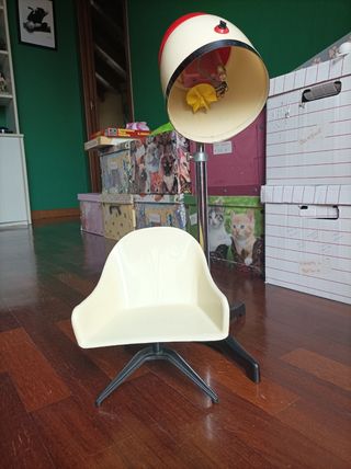 Casco e sedia parrucchiera 