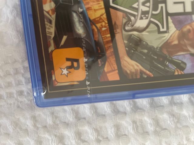 GTA V PS4 premium edition sin abrir