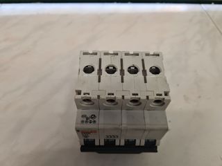 Interruptor Magnetotérmico MERLIN GERIN C60N – C63