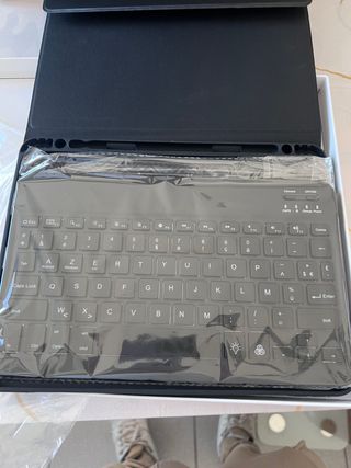 ZHIKE Funda con Teclado para ipad sin estrenar
