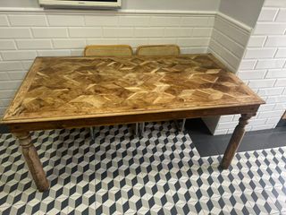 ESTUPENDA MESA DE SALÓN