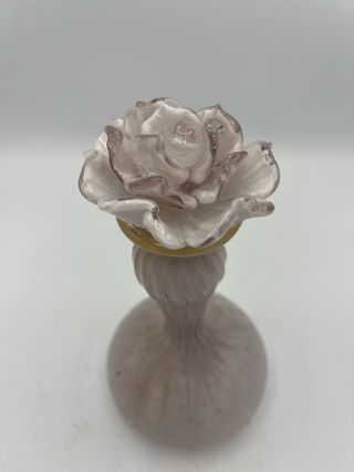 Bottiglia lilla in vetro di murano