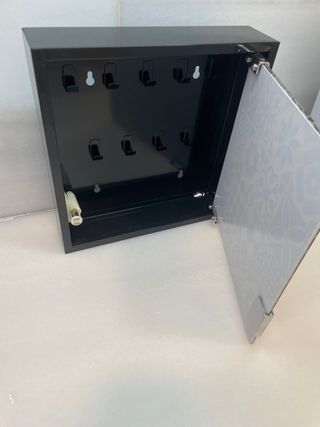 Armario para llaves metalico (derrière la porte)