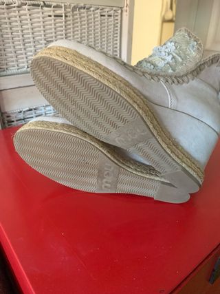 BOTINES MOU