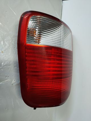 ✅PILOTO TRASERO DERECHO KIA CARNIVAL '03