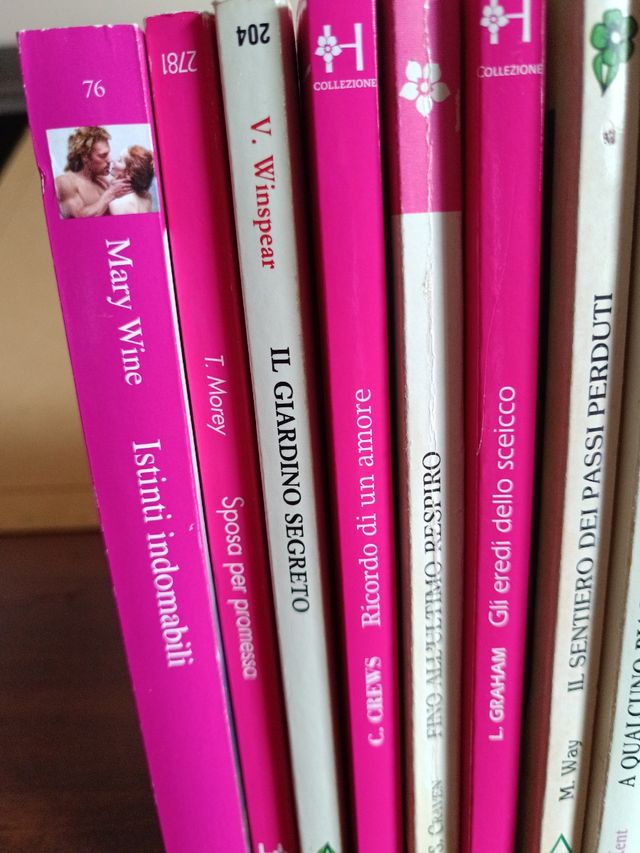 Libri Rosa vari titoli a euro 0,50