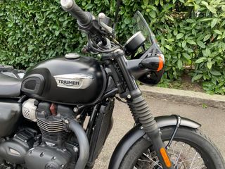 Triumph T100 All Black edition