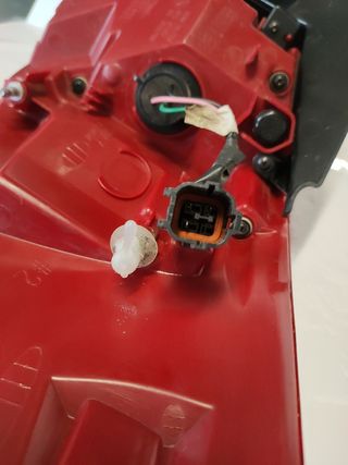 ✅PILOTO TRASERO IZQUIERDO KIA SPORTAGE